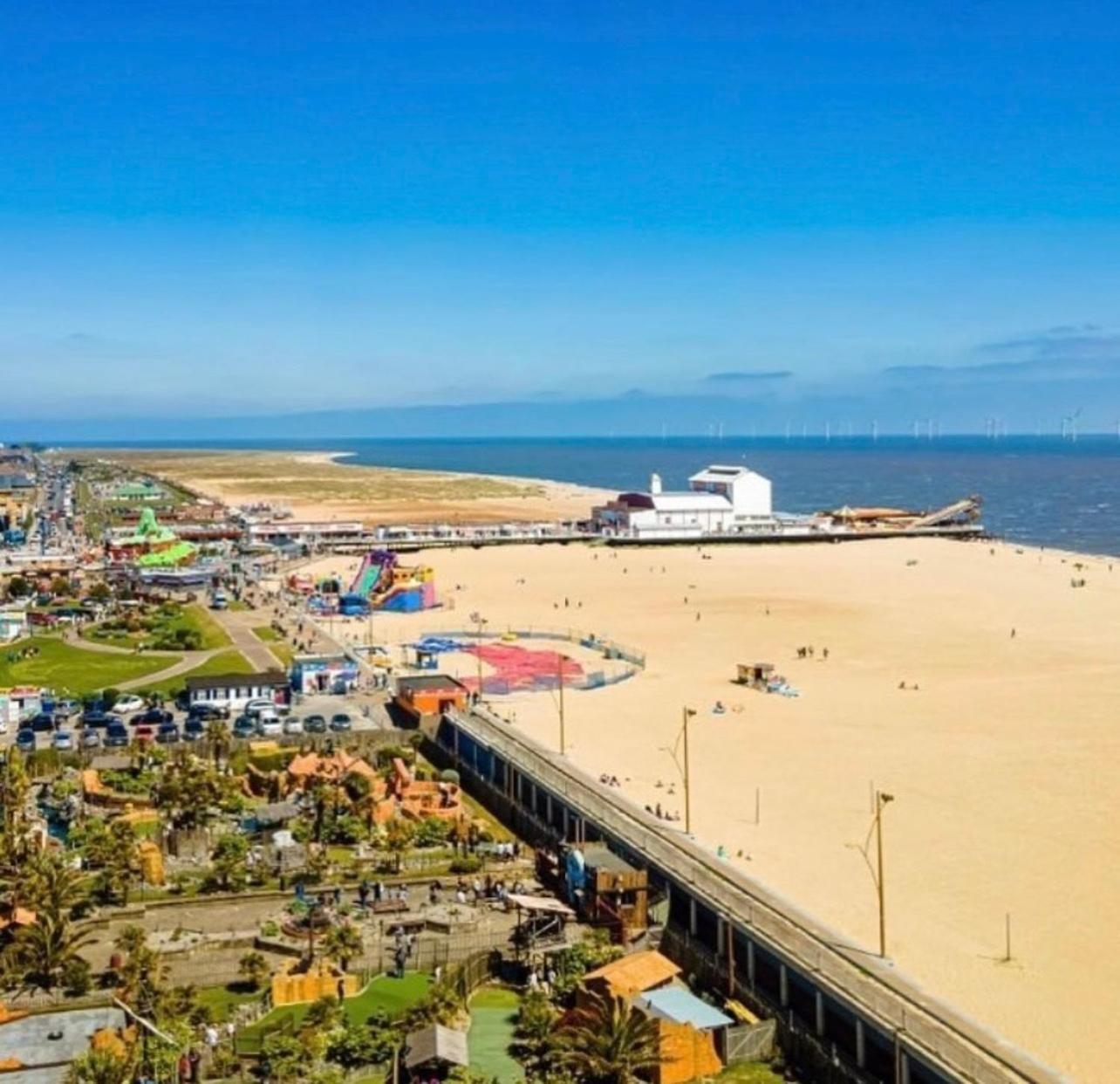 Hotel Of Wizardry Great Yarmouth Exterior foto